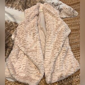 Jolt Faux Fur Vest in Cream l M